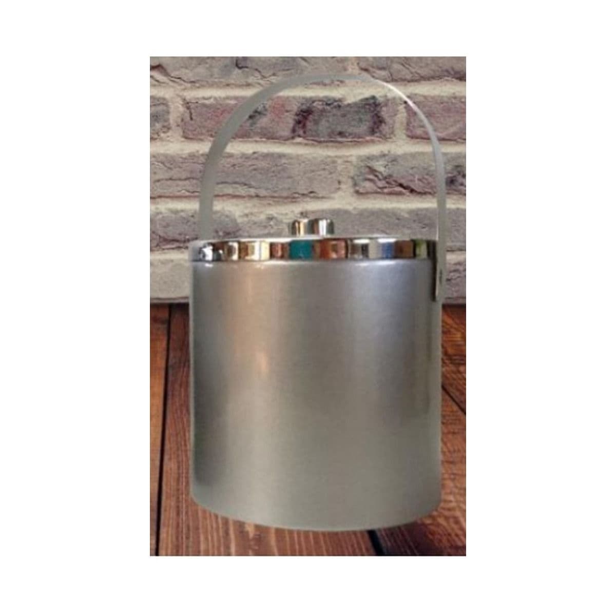 Hielera con tapa conservadora plata
