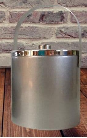 Hielera con tapa conservadora grande plata